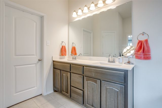 907 Beverly Drive, Cleburne, TX 76033