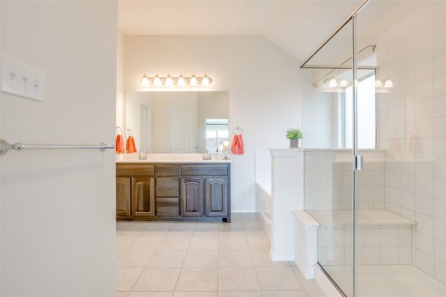 907 Beverly Drive, Cleburne, TX 76033