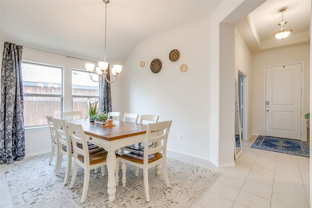 907 Beverly Drive, Cleburne, TX 76033