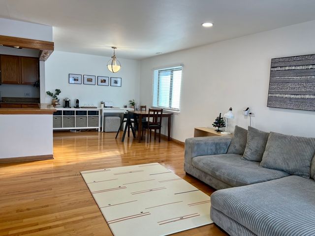 1108 Castilian Court 126, Glenview, IL 60025