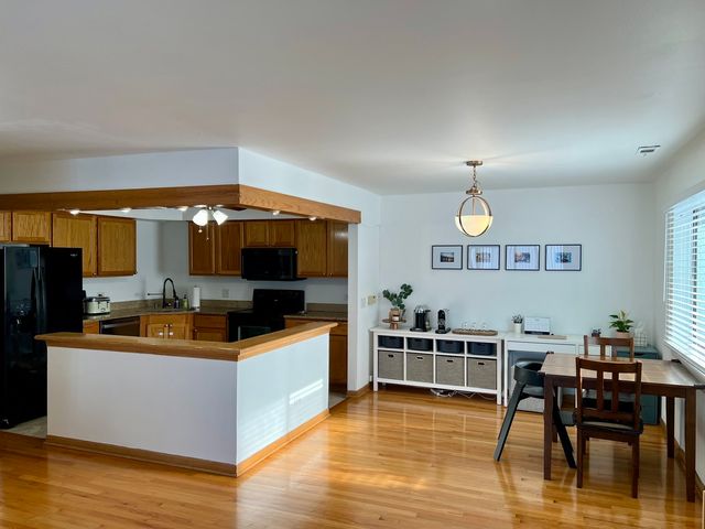 1108 Castilian Court 126, Glenview, IL 60025