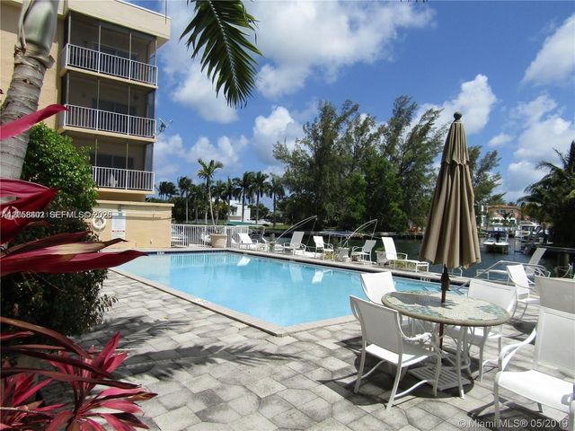 2640 NE 135th St 406, North Miami, FL 33181
