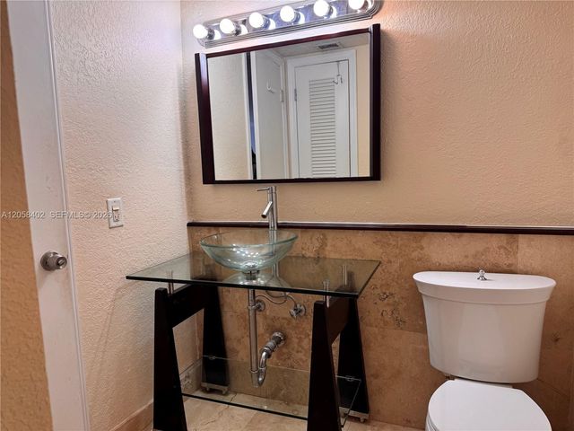 2640 NE 135th St 406, North Miami, FL 33181