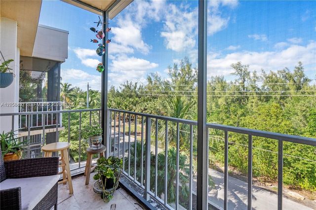 2640 NE 135th St 406, North Miami, FL 33181