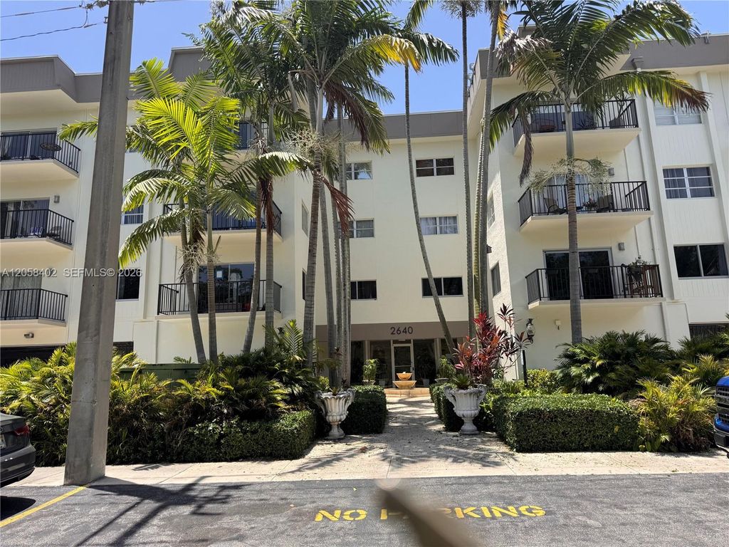 2640 NE 135th St 406, North Miami, FL 33181