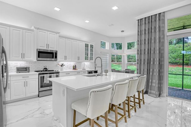 10673 Richfield Way, Boynton Beach, FL 33437