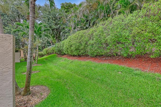 10673 Richfield Way, Boynton Beach, FL 33437