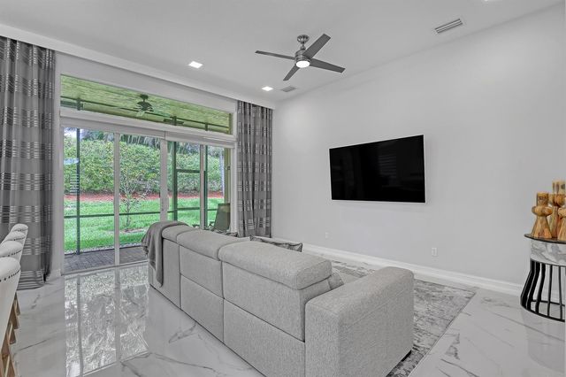 10673 Richfield Way, Boynton Beach, FL 33437