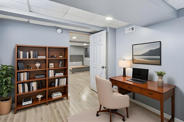 1215 Reycraft Drive, Kalamazoo, MI 49001