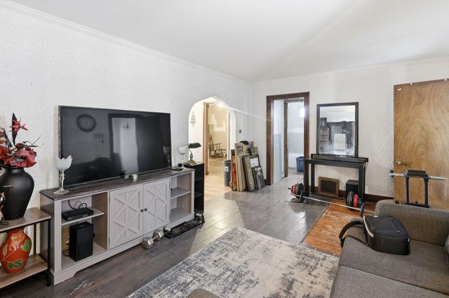 1215 Reycraft Drive, Kalamazoo, MI 49001