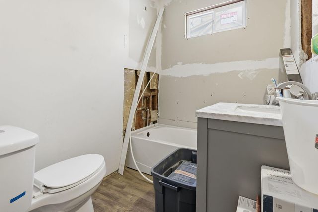 1215 Reycraft Drive, Kalamazoo, MI 49001