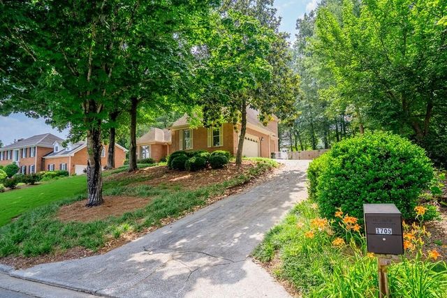 1705 Wellington Drive NW, Dalton, GA 30720