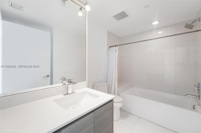 460 NE 28th St 806, Miami, FL 33137