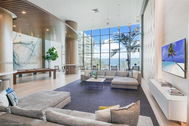 460 NE 28th St 806, Miami, FL 33137