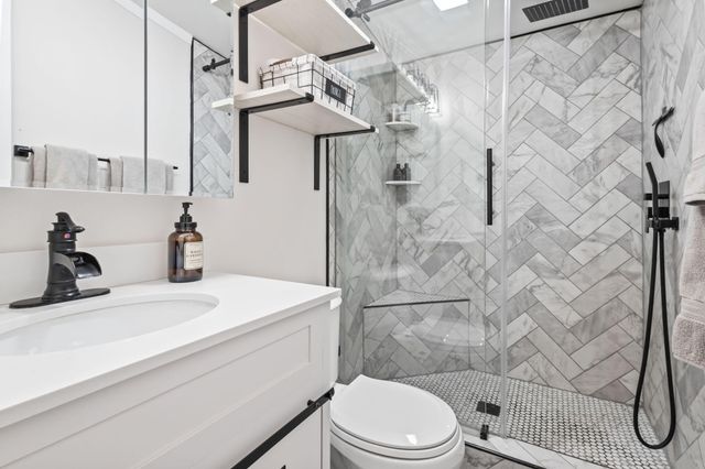 719 Vista Del Pueblo Street SW, Albuquerque, NM 87121