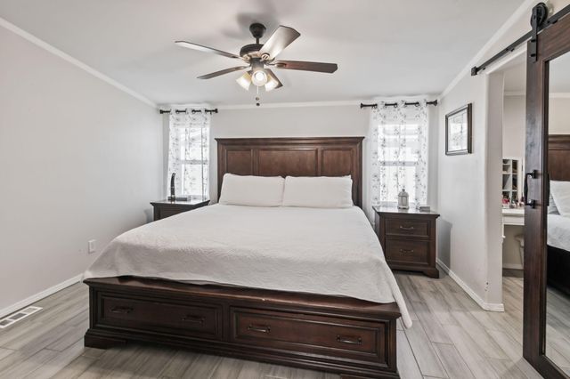 719 Vista Del Pueblo Street SW, Albuquerque, NM 87121