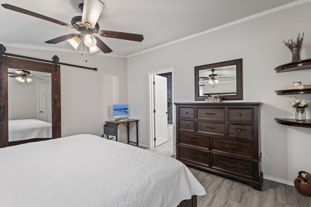 719 Vista Del Pueblo Street SW, Albuquerque, NM 87121