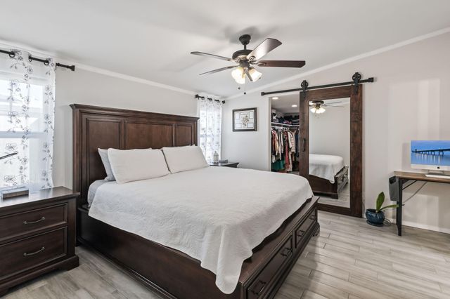 719 Vista Del Pueblo Street SW, Albuquerque, NM 87121