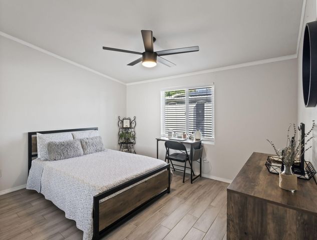 719 Vista Del Pueblo Street SW, Albuquerque, NM 87121