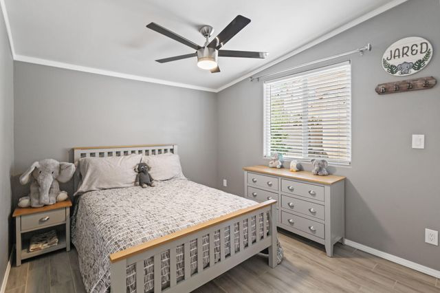 719 Vista Del Pueblo Street SW, Albuquerque, NM 87121