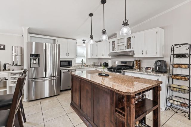 719 Vista Del Pueblo Street SW, Albuquerque, NM 87121