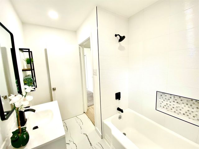 10916 Wyatt Street, Dallas, TX 75218