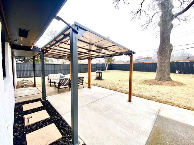 10916 Wyatt Street, Dallas, TX 75218