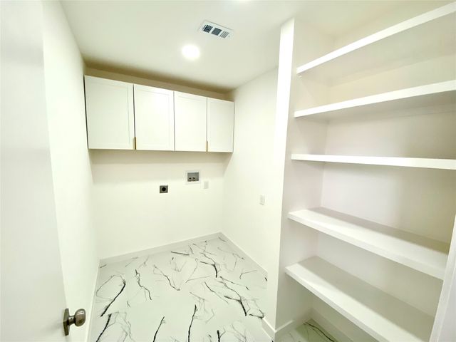 10916 Wyatt Street, Dallas, TX 75218