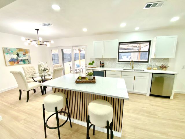 10916 Wyatt Street, Dallas, TX 75218