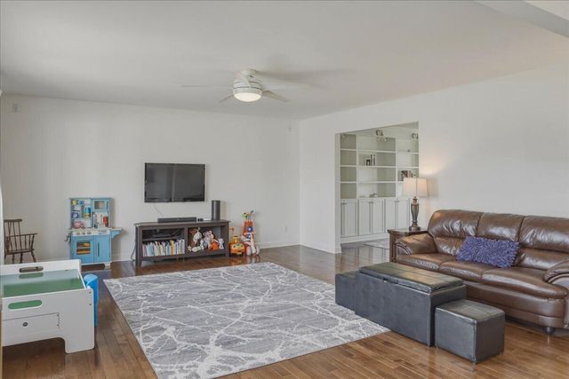 5800 Eagle Point DRIVE, Racine, WI 53406