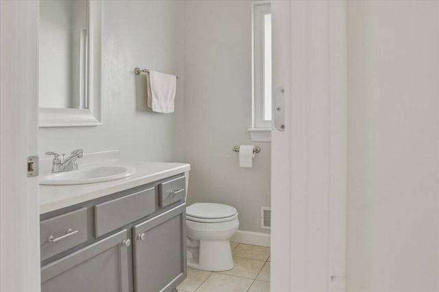 5800 Eagle Point DRIVE, Racine, WI 53406