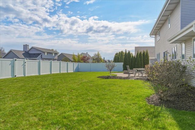 5800 Eagle Point DRIVE, Racine, WI 53406