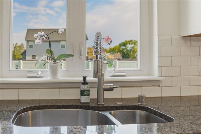 5800 Eagle Point DRIVE, Racine, WI 53406