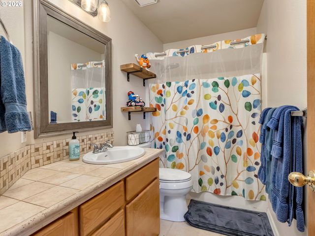 18419 Sw KELLY VIEW Loop, Beaverton, OR 97007