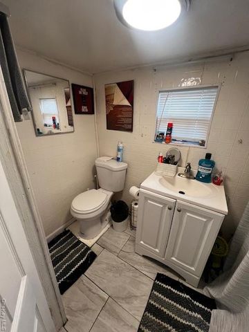 1323 Harding Park, Bronx, NY 10473