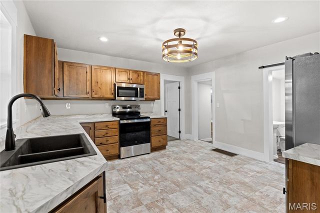 709 S 2nd Street, De Soto, MO 63020