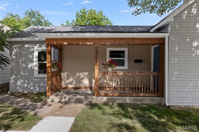 709 S 2nd Street, De Soto, MO 63020