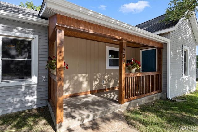 709 S 2nd Street, De Soto, MO 63020