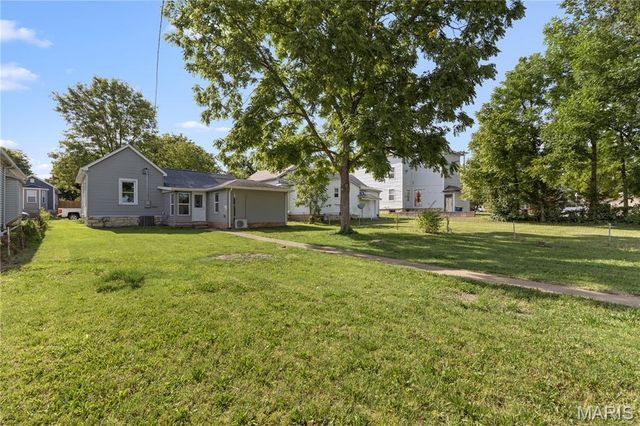 709 S 2nd Street, De Soto, MO 63020