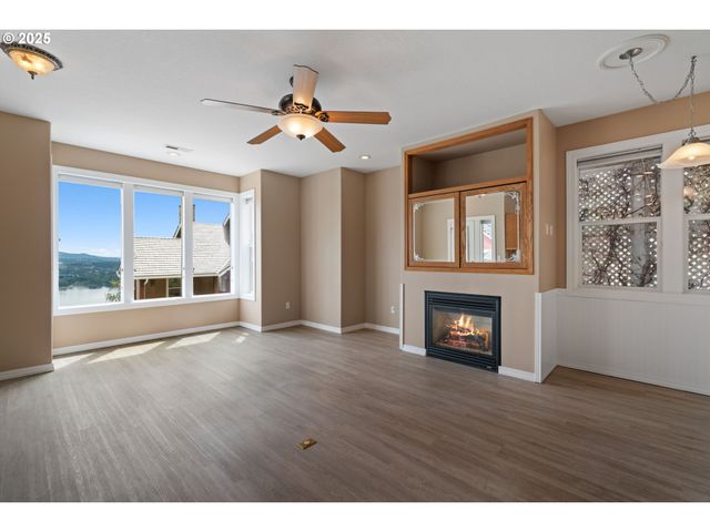 3045 Nw 3RD Ave, Camas, WA 98607