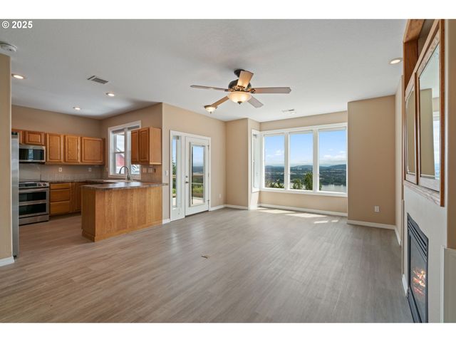 3045 Nw 3RD Ave, Camas, WA 98607