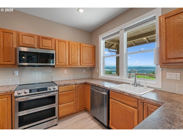 3045 Nw 3RD Ave, Camas, WA 98607