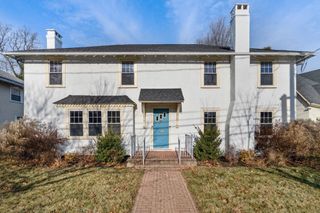 312 Edge Hill Rd 2, Milton, MA 02186