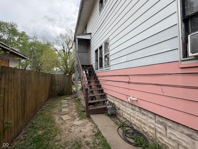 939 N Sherman Drive, Indianapolis, IN 46201
