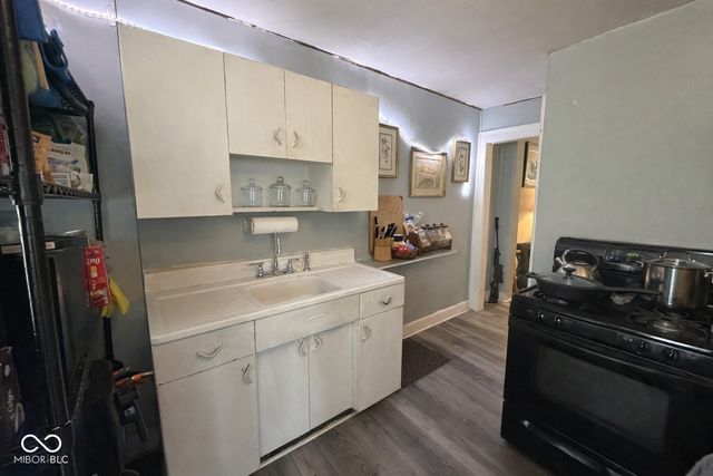 939 N Sherman Drive, Indianapolis, IN 46201