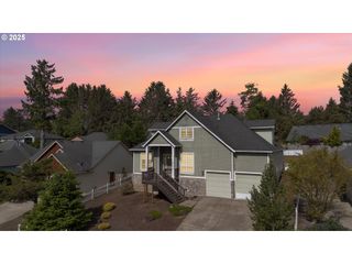 5779 Ne VOYAGE Way, Lincoln City, OR 97367