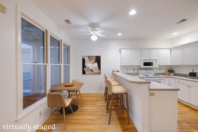 918 HARBOR VIEW DR, Memphis, TN 38103