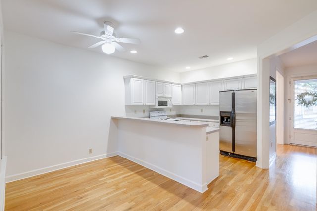 918 HARBOR VIEW DR, Memphis, TN 38103