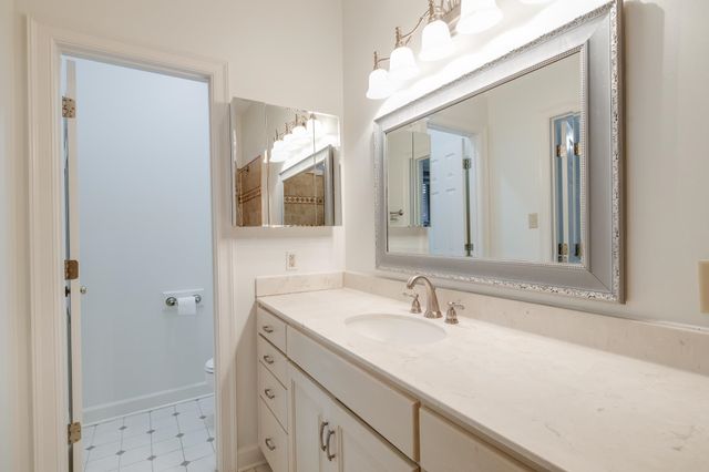 918 HARBOR VIEW DR, Memphis, TN 38103