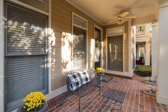 918 HARBOR VIEW DR, Memphis, TN 38103